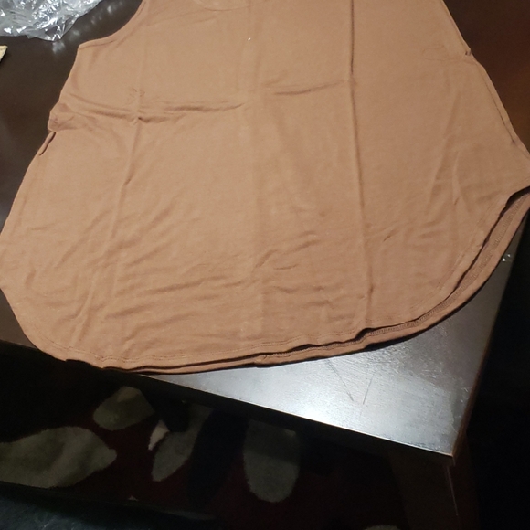 ♥️New boutique basic tunic tank - Picture 8 of 10